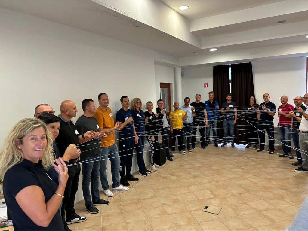 Na_teambuildingu_pletemo_vezi.